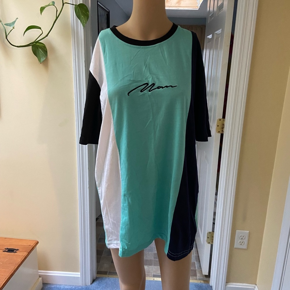 boohooMAN T-shirt size Large